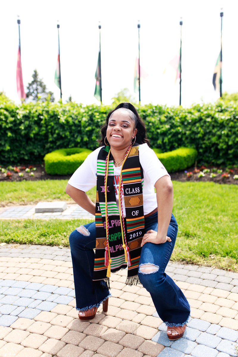 a_theoriginal's tweet photo. Finallyyyyy a college grad 🤟🏼💙 #DSUAlum https://t.co/6H3K7kXUv1