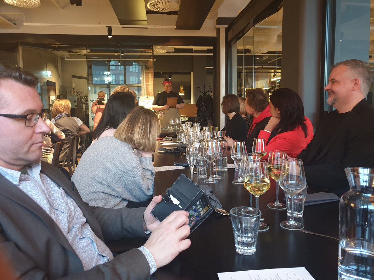 jasisavo__s's tweet image. #Sitralab kokoontuu Tampereella. Jäätävä määrä osaamista ja kokemusta nuorten eriarvoistumisesta.