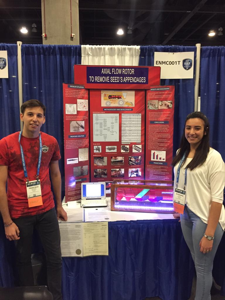 EducacionAR's tweet image. ¡Orgullo argentino! 🇦🇷 Estefanía y Francisco, de la Escuela Provincial de Educación Técnica N° 7 de #LaPampa, están participando de la Feria Internacional de Ciencia e Ingeniería en #EstadosUnidos, con su proyecto vinculado a la siembra de semillas autóctonas ¡Felicitaciones! 👏
