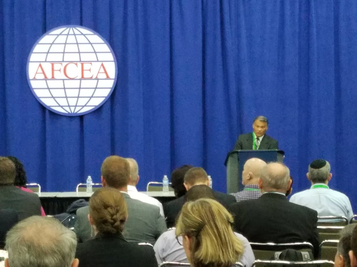 johnhale's tweet photo. The chief engineer for cloud security at DISA briefing on the Secure Cloud Computing Architecture (SCCA). #AFCEACyber @USDISA https://t.co/xqTFy4DKYd