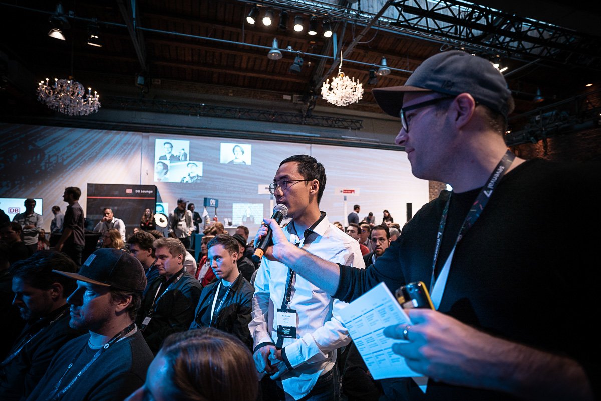 DigitaleLeute's tweet photo. Wenn euch das #DLMeetup bei @sinnerschrader gefallen hat: Am 28. November gibt es die Fortsetzung beim #DLSummit in Köln. Mehr Speaker, mehr Insights, mehr Networking! Am besten gleich hier ein Earlybird sichern -> https://t.co/VoPzcWV5HW https://t.co/sqj4PQjSvD