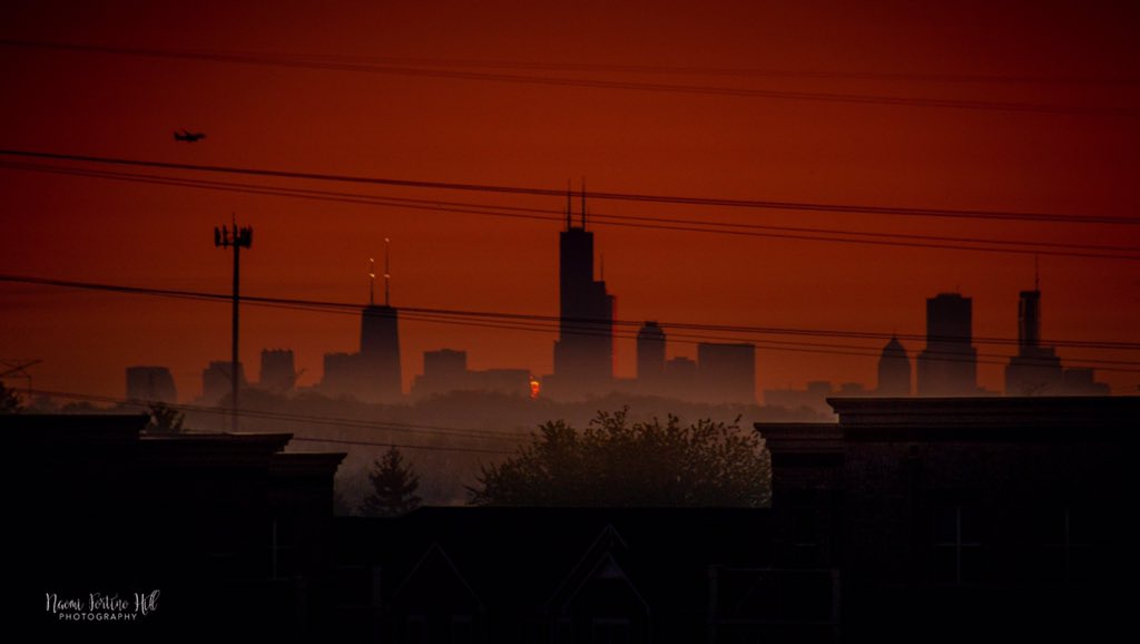 Naomi14o's tweet photo. Sunrise #orlandpark #sunrise #TuesdayMotivation #whenyoucantsleep #closeyetsofar https://t.co/1NKKsxGEQJ