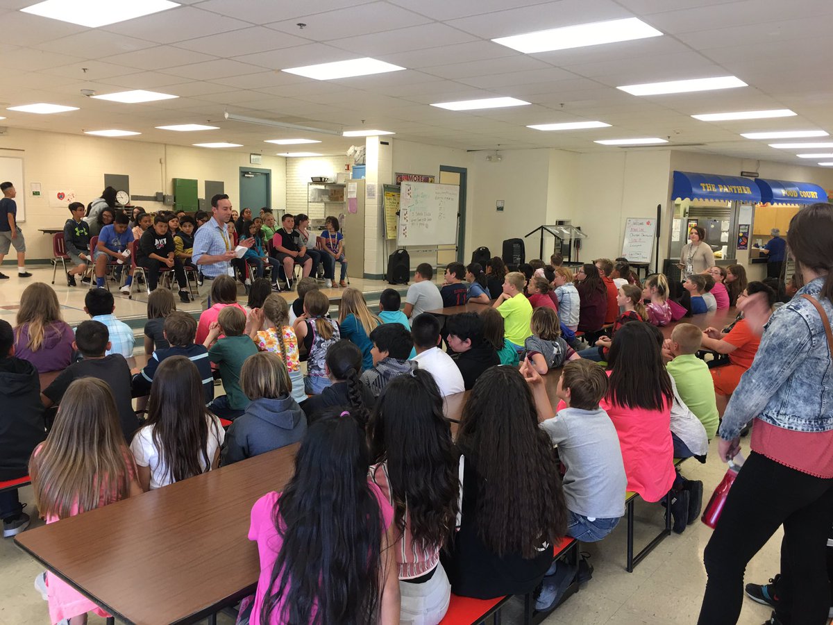 leighepeebles's tweet photo. LC 5th graders partner with Syringa Middle students to learn about what comes next! #CSDpride https://t.co/u7i5WmWdmg
