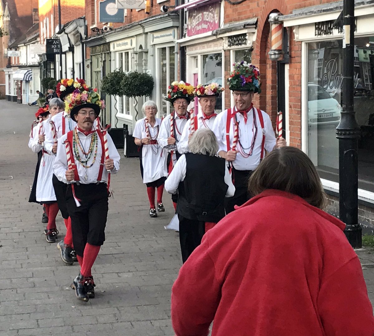 Basingclog kicking off our evening at #waggonandhorses #hartleywintney #morrisislife