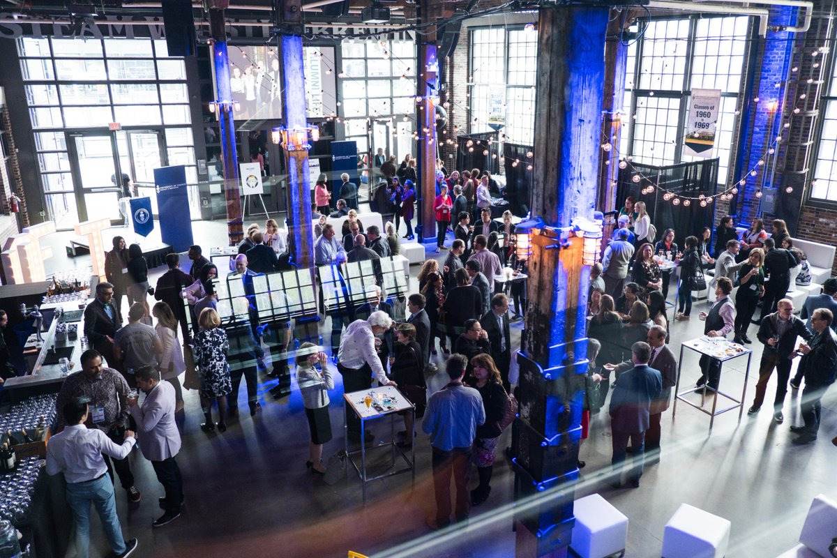 Pres_Gourmet's tweet photo. Step outside the office to network and grab a drink with colleagues at @SteamWhistle. This warm and inviting venue hidden in the heart of downtown will elevate your corporate events and keep your fellow co-workers in good spirits throughout the busy work week. #PGcatering https://t.co/gtkGwBeMEp