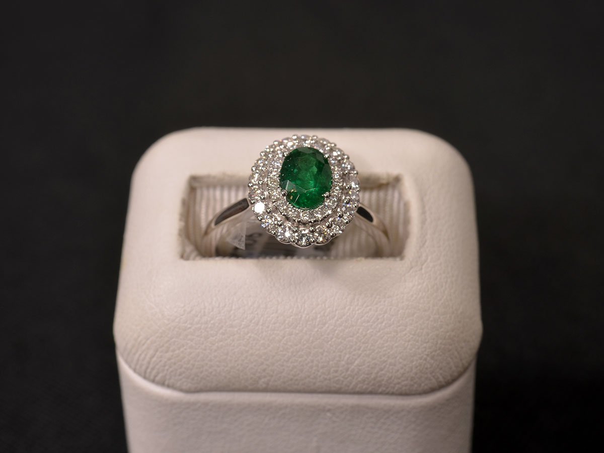 jwallickjeweler's tweet photo. What is the May Birthstone? The emerald! Come see our elegant green emeralds and emerald jewelry at John Wallick Jewelers in Sun City, Arizona: https://t.co/GXv6QiSvRR #johnwallickjewelers #MayBirthstone #MayGemstone #emerald #emeralds #emeraldjewelry @jwallickjeweler https://t.co/NeQhPP2H36