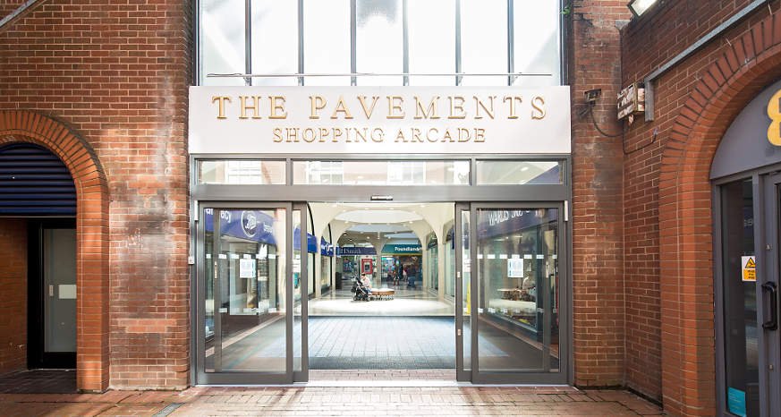 chesterfielduk's tweet photo. During Mental Health Awareness Week an empty Chesterfield shop is being transformed into a mental health pop-up shop. #chesterfieldnews https://t.co/RBIPV9xXfP https://t.co/cf6DHRjf0V