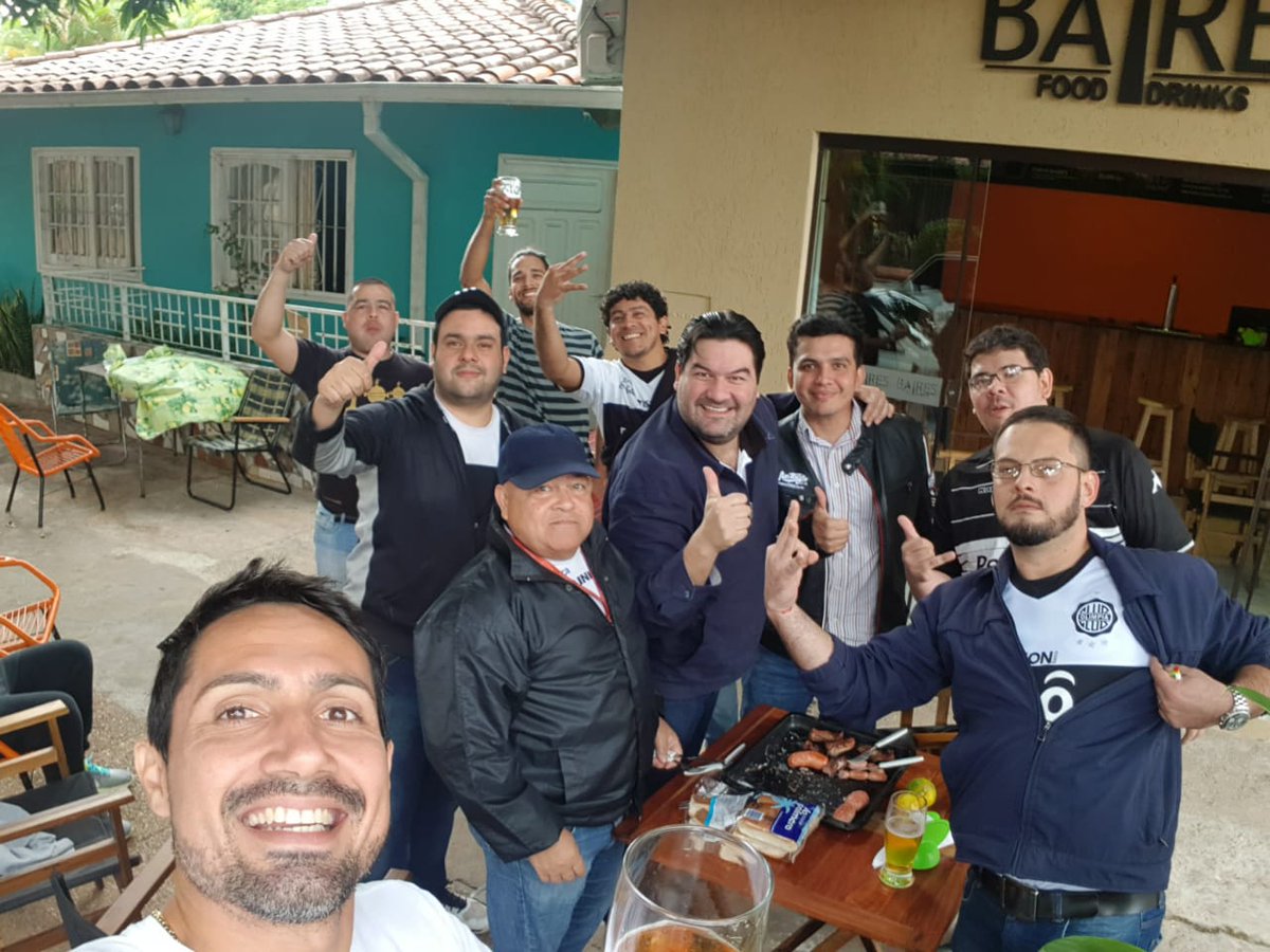 arielsotto2's tweet photo. Festejo del TRICAMPEONATO #BAIRES #CHOPP #Olimperos promo SS. CC 01 https://t.co/sKJlxejSQ3