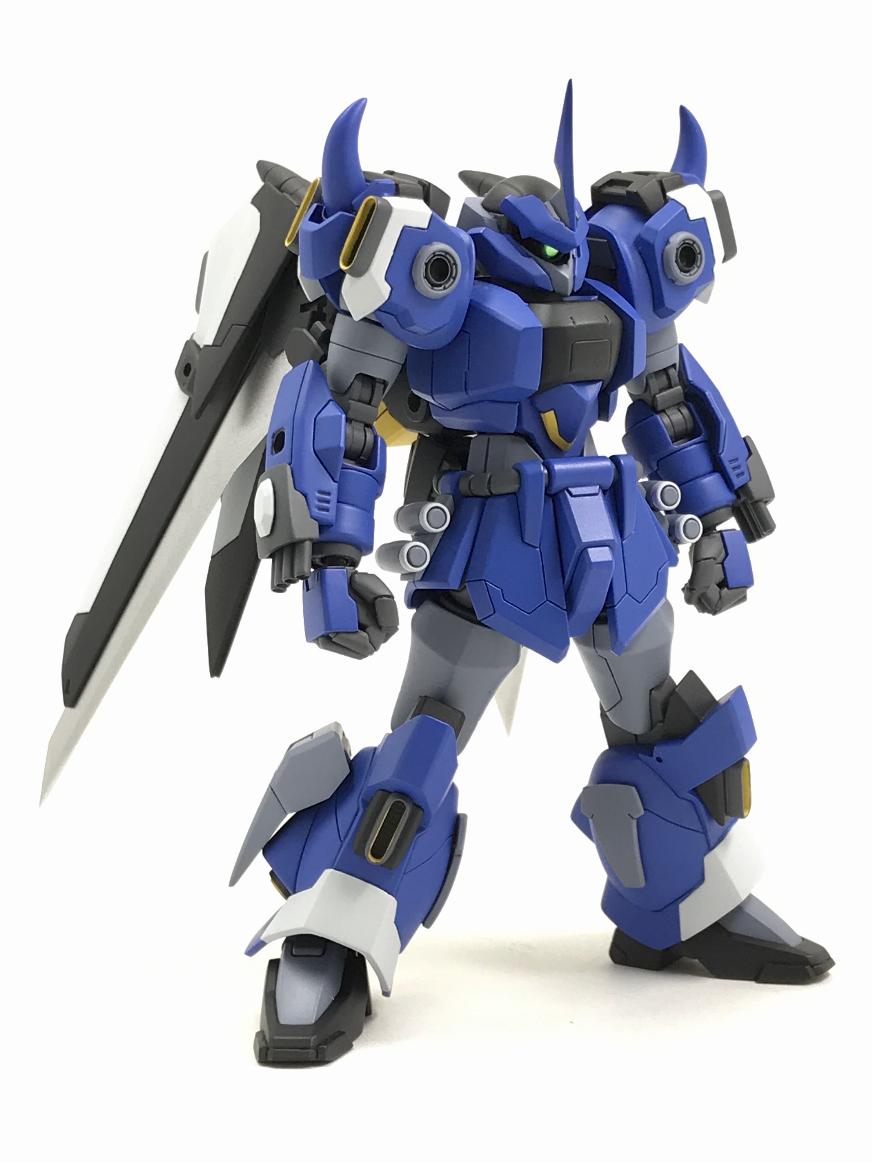 サカイアキラ ガンプラ ガンプラはどんな自由な発想で作ってもいいんだ Zgmf 00s Hmc グフ ルフトヴァッフェ 15年にホビージャパン公式外伝 ガンダムビルドファイターズ炎トライのカサイアキラのガンプラとして製作 Hgグフ イグナイテッドをベースに