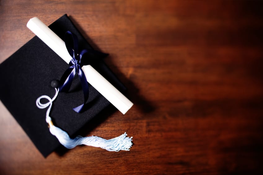 Stanfords_Clack's tweet photo. Give your grad the gift of dining! It’s easier than ever to congratulate graduates with an eGift card that can be redeemed at any of the 41 Restaurants Unlimited locations nationwide—perfect for those grads going out of state. Send a gift card today: https://t.co/azh9eB7SNq https://t.co/Wvd1eHWkpw