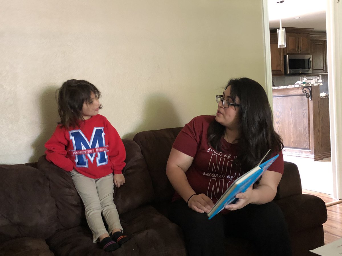 inroom405's tweet photo. Amy &amp; mom reading and talking about different words and colors! #msoctx @inroom209 @inroomjejpk3 https://t.co/nIfMrHTIXn