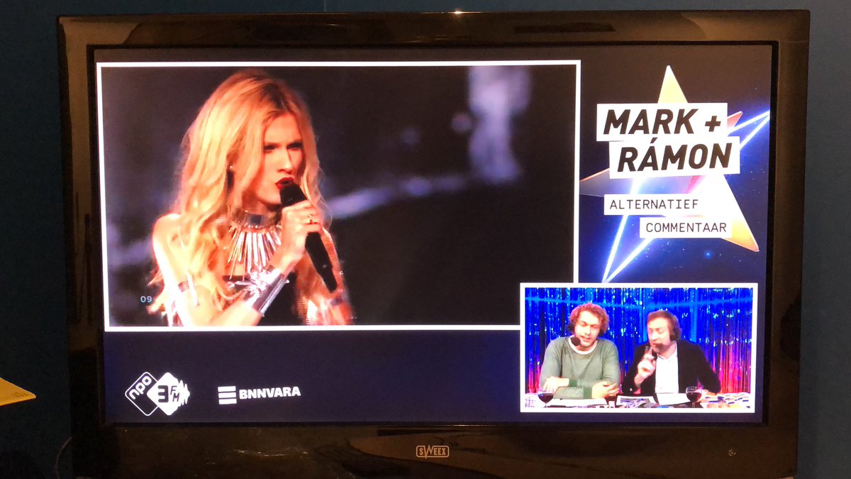 Gaby's tweet photo. Het #esf19 is echt zo veel leuker met @MarkvdMolen en @ramon3fm, die live op Facebook alternatief commentaar geven. Ballen uit m’n broek lachen 😂 https://t.co/gncHpCgCTU