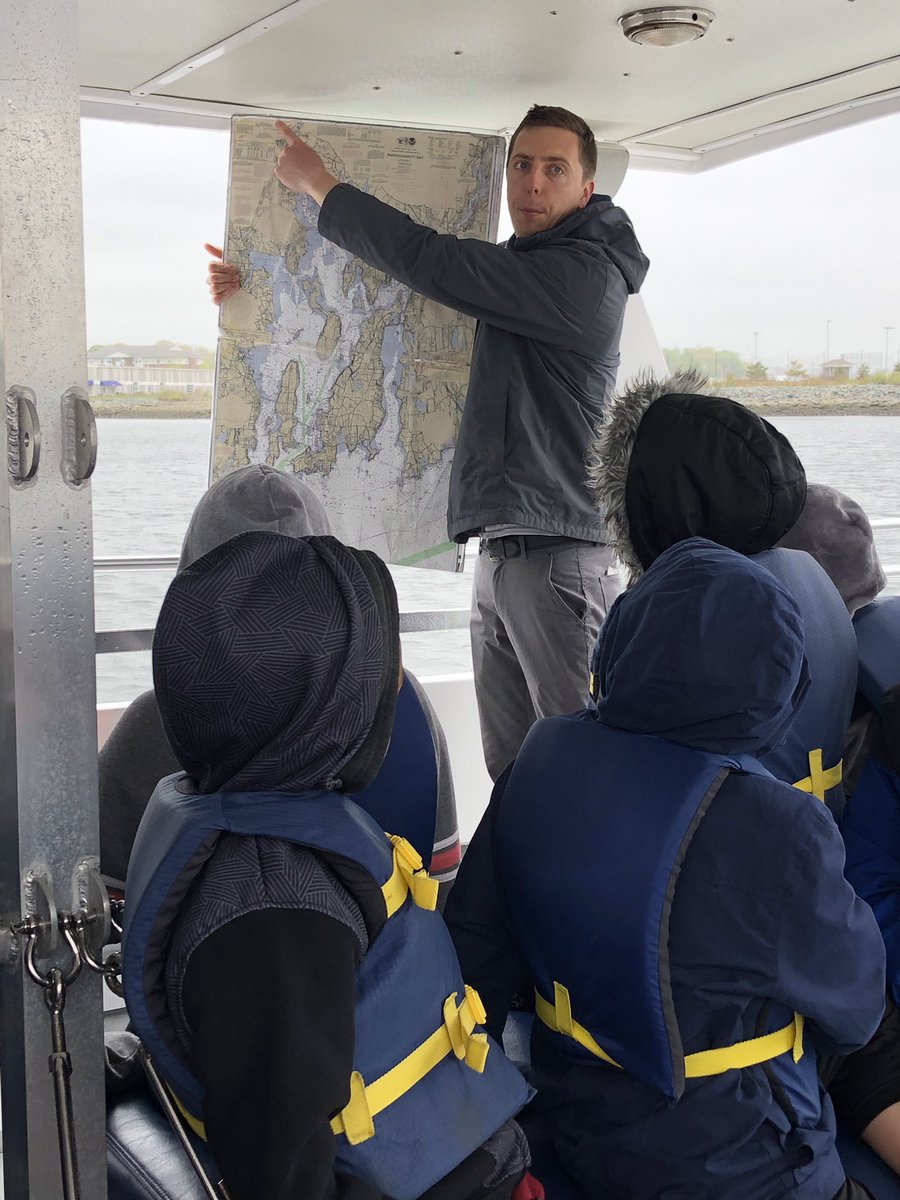 CYPleasantView's tweet photo. We had lots of fun today at @savethebayri ! https://t.co/7sdRVai5Dx’s students got the opportunity to learn a little about Narragansett Bay, take some measurements of the water, and even collect and learn about some of the species that live there! What a cool experience! https://t.co/WOb82JDiqa