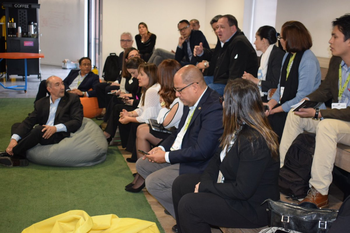 CAMACOLBOGOTA's tweet photo. Grupo de expertos en competitividad subnacional #GTECS conoce algunos ejemplos de innovaciones pensandas y estructuradas de acuerdo las necesidades de las comunidades. Hoy desde Domo i del #GrupoBolívar @Davivienda https://t.co/qFdhv1wCed