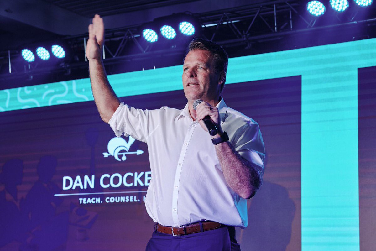 fieargentina's tweet photo. “You can do anything you want to, but it takes time” @DanCockerell 
#Fie19 #FieRevolucion https://t.co/5DXmr37xEo