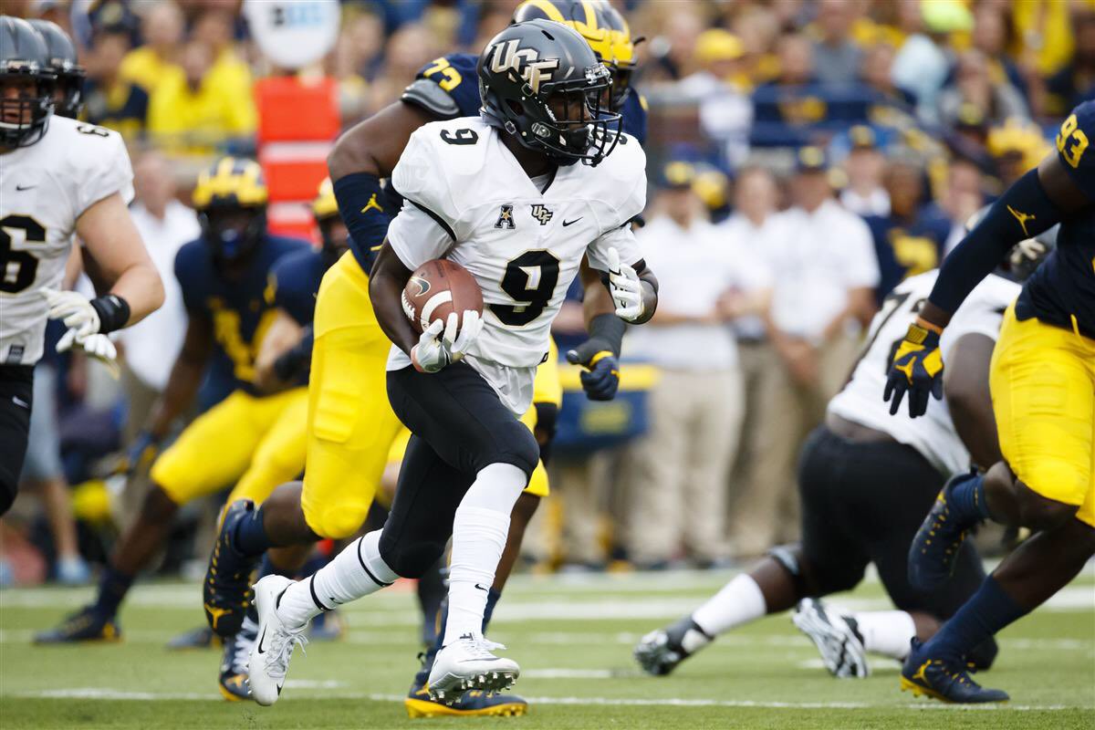 NFLDraft_2020's tweet image. 2020 NFL Top Seniors: RB
16 Cameron Scarlett STANFORD
15 James Gilbert KANSAS STATE
14 James Robinson ILLINOIS STATE
13 Adrian Killins Jr. UCF