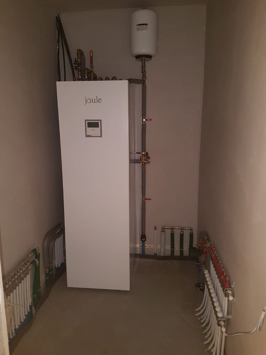 JouleIE's tweet photo. A nice #Joule installation in a new house build, from Ryan Linn #Heating and #Plumbing, Skyrne, Co. #Meath.
#InvaHeat https://t.co/R3iH9HoyCE