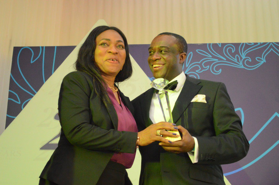 thepfs_biz's tweet photo. Christabel Onyejekwe, Executive Director Nigeria Inter-Bank Settlement System (NIBSS) receives an award on behalf of her organisation #PFS25 honours long-standing clients and partners #Innovation
#SoftWareDevelopment https://t.co/Fe96x0s3hT