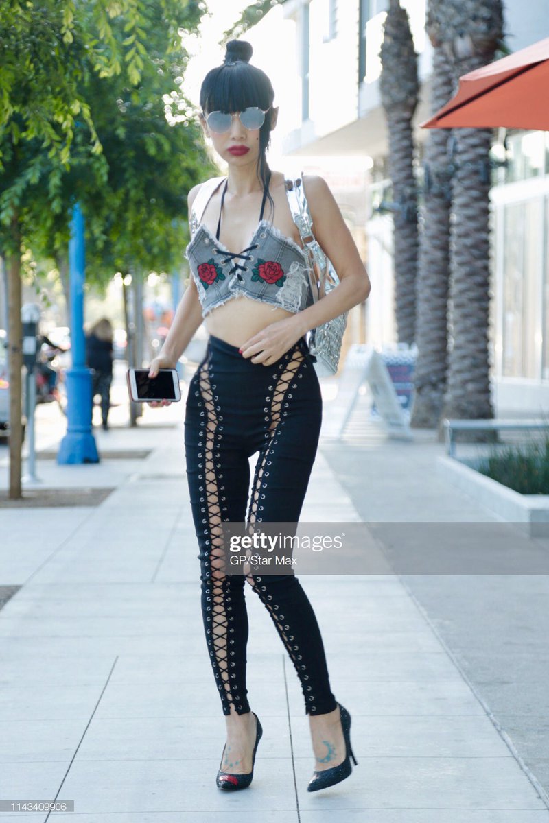RealBaiLing's tweet image. How is your day so far my friend?
How do you like my #highfashion #creation ? Which pic you like ? 
My #funstyle on #mothersday out haha Iwas ontstreets havingfun doing mylittle #funvideo #paparazzi gotme Wowglad instagram.com/p/BxdIFXahGzK/ #bailing #白灵 #好莱坞 #Cannes #Cannes2019