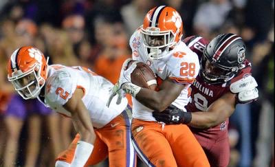 NFLDraft_2020's tweet image. 2020 NFL Top Seniors: RB
4 Scottie Phillips OLE MISS
3 Tavien Feaster TBD
2 Ke’Shawn Vaughn VANDERBILT
1 Zack Moss UTAH