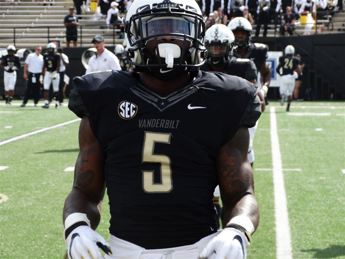 NFLDraft_2020's tweet image. 2020 NFL Top Seniors: RB
4 Scottie Phillips OLE MISS
3 Tavien Feaster TBD
2 Ke’Shawn Vaughn VANDERBILT
1 Zack Moss UTAH