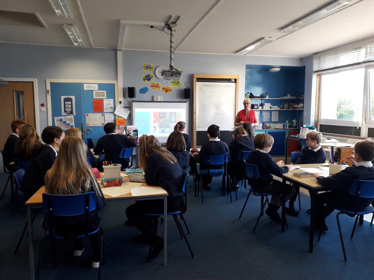 MilnathortPS's tweet photo. P7 had a wonderful visit from @Eng_KinrossHS @kinrosshigh Mrs Tanik's enthusiasm for reading was infectious! ๐ It was great to discuss our favourite books and create our own book cover! #transition #movingup #nearlyS1 https://t.co/w0iYKLYXDK