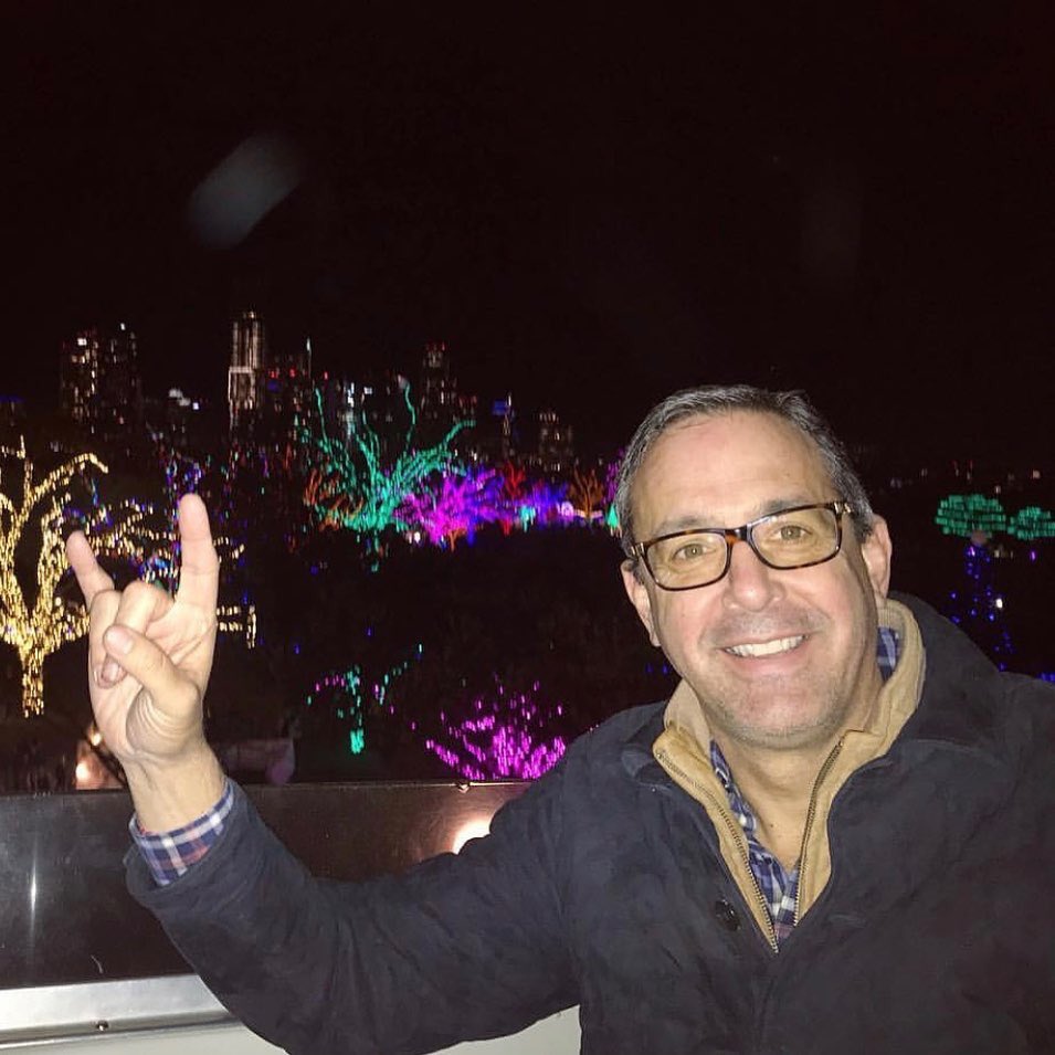 texasexesnyc's tweet photo. #4) Excited to announce one of our guest judges will be Chris Del Conte, UT’s Director of Athletics! 4 days left until Chili Cook Off, don’t miss out.  #CCOTexasExes https://t.co/OLYLdxk0fa https://t.co/ufn8kmNoeH
