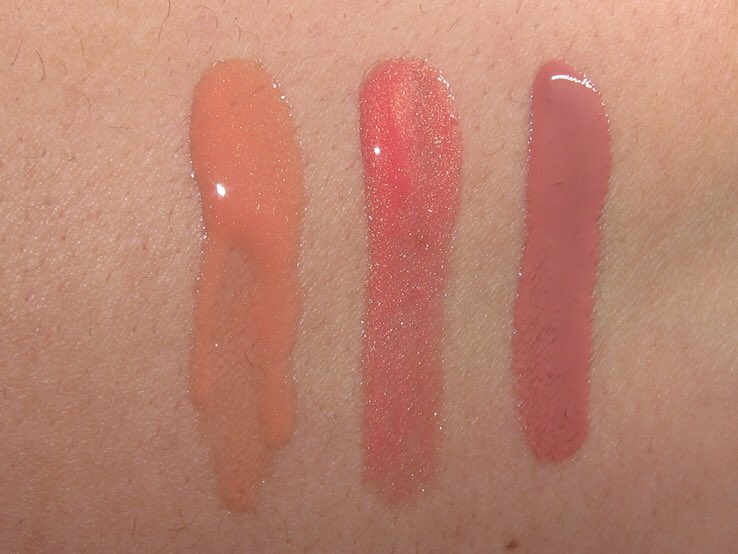 The  @milanicosmetics plumping lip gloss is only $8.99 and it gets your lips lookin JUICY.The tingle is reAL with these but the gloss is super shiny and non sticky and I love it! The colors a pretty pigmented for glosses as well and the ones with microglitter don’t feel gritty.