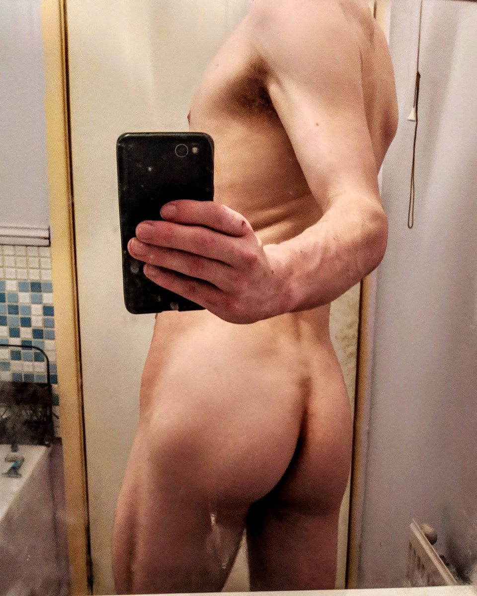 MaxClarkUK's tweet photo. Look at that ass https://t.co/Y8XGkFvkHB