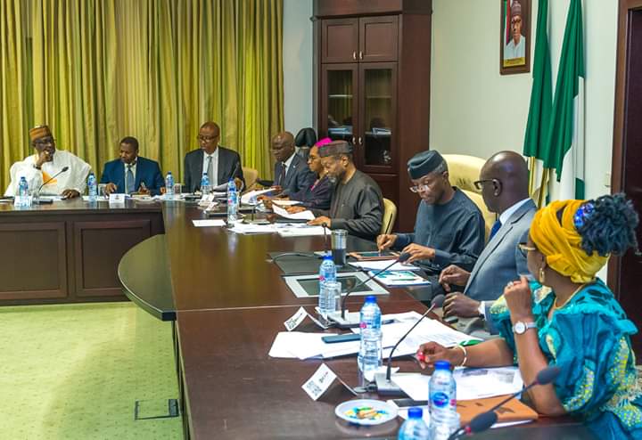 CitizenOyelakin's tweet photo. Vice President Yemi Osinbajo, SAN, chairs Policies Programmes and Project Audit Committee (PPPAC) review meeting at State House, Abuja. 14th, May 2019. Photos: NOVO ISIORO
#NextLevelProjects https://t.co/jvaGjzehdU