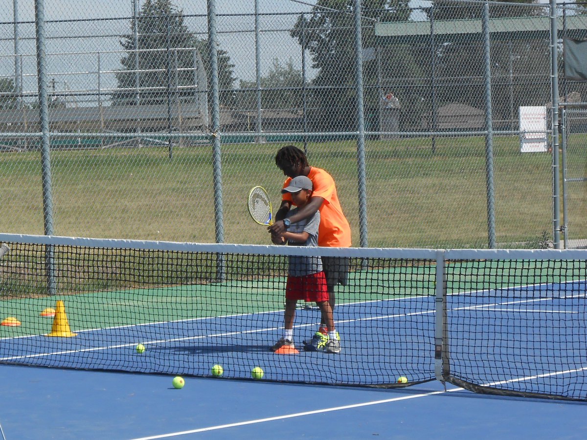 HighAltitude10s's tweet photo. #TriviaTuesday
3 Facts About Summer Coach John Lutaaya:
-He's from Uganda
-He's a fan of world football, cricket, and tennis
-Currently attending Linfield College, he'll be back for his 2nd yr of coaching at HAT Summer Camp!
Join John for a super fun summer! Camps start June 3rd! https://t.co/C8tMZKKStH