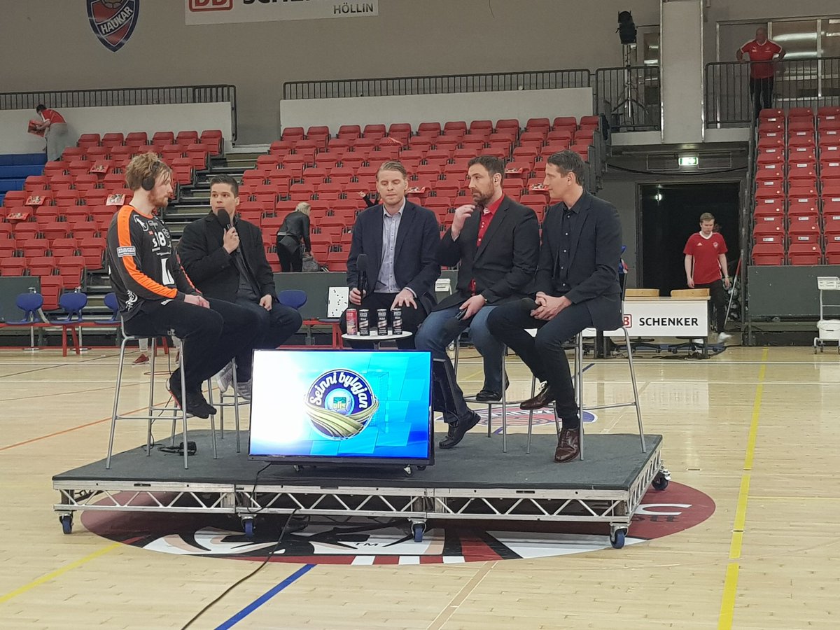 Orð eru óþörf!
<a href="/Haukarhandbolti/">Haukar - Handbolti</a> 22-27 Selfoss
Frábær leikur hjá Sölva, liðinu öllu og stuðningsfólki.  Áfram gakk, næst er það föstudagsleikur í Hleðsluhöllinni.
Áfram Selfoss!
#olisdeildin #handbolti #selfosshandbolti #skjalftikemur