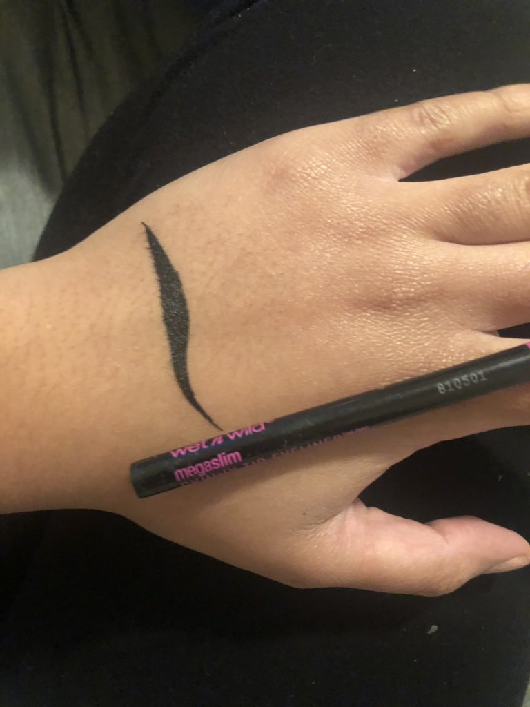  @wetnwildbeauty went tf OFF when they created their MegaSlim Skinny Tip Eyeliner. It’s sooooooo black glides ok incredibly smooth, doesn’t smudge, and has a brush tip even skinner than Mariah. And it’s only $5. Legends only.