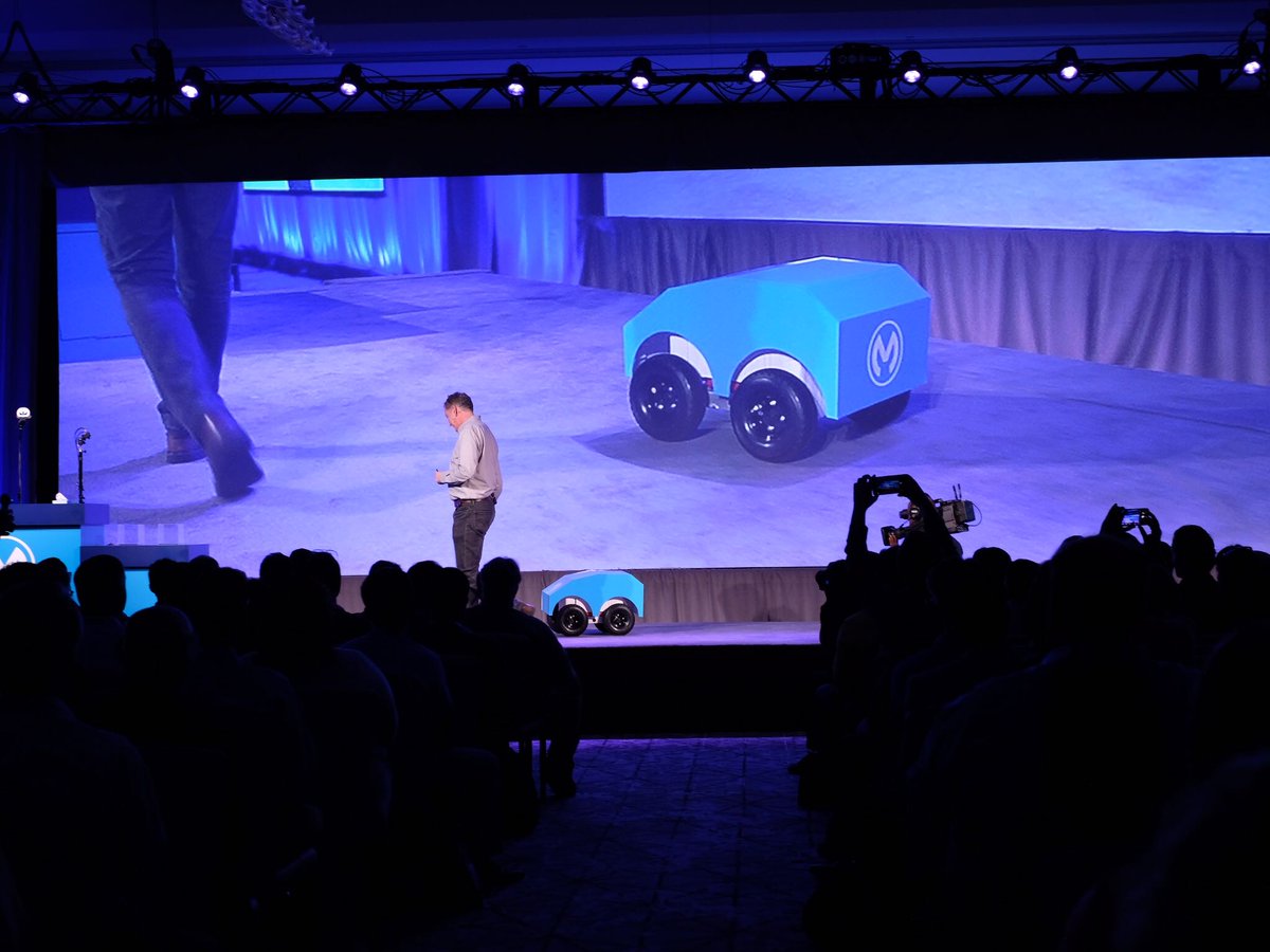 MuleSoft's tweet image. How cool is this? Our CTO @usarid presenting his Vision demo of Anypoint Platform — a glimpse into customer service in the future, all about #APIs &amp;amp; #IoT. Built on @Mapbox 🙌