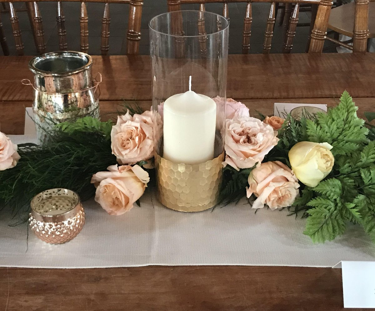 FoxtailCottage's tweet photo. Natural elegance is defined by romantic arrangements in blush, ivory, neutral beiges, champagne, peach and a touch of warm yellow.
Venue: @EarlyMountain 
Caterer: @RoadsideChive 
#weddinginspiration #weddinginspo #florals #flowers #Charlottesville https://t.co/QOr4kNdYbr