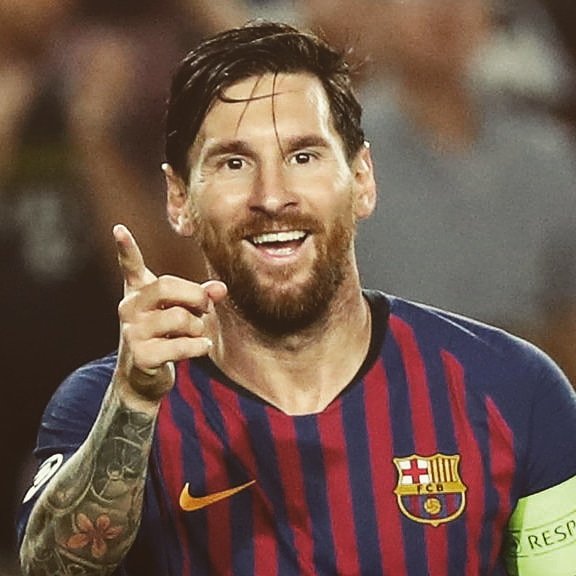 Record_Mostra's tweet photo. "Messi, un geni a través de la paraula". Aquest dissabte a la II @Record_Mostra del llibre esportiu, l'escriptor Jordi Puntí @puntinho10 ens descobrirà que el diccionarí és infinit quan es tracta de descriure l'astre argentí. 
https://t.co/vazRaLUXGM https://t.co/ZFLuclmwq1