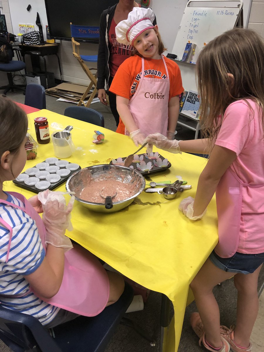 brooksontarget's tweet photo. 2nd 🎯students cook a full meal with our kitchen kart! @CobbAlp @bullardbulldogs https://t.co/04oVt6EIla