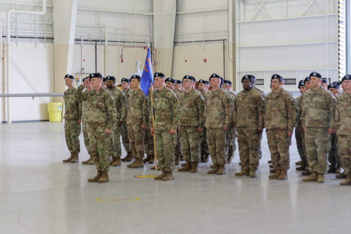 ARCHANGELS! This morning the Soldiers of Bravo, 1st Battalion, 101st Aviation Regiment said farewell to Capt. Michael Griffin as the welcomed Capt. Mark Hull during a change of command at @FortCampbell. 🦅🚁 @101stAASLTDIV @FORSCOM @USArmy