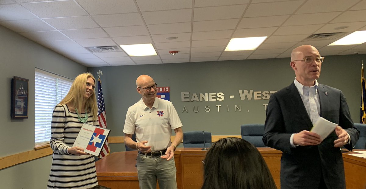 mrhooker's tweet image. So proud of @bhodgesEDU winning the #Eanesisd Heroes Award this year for her amazing work above and beyond especially when getting 4 of our campuses recognized as Apple Distinguished Schools #adechat