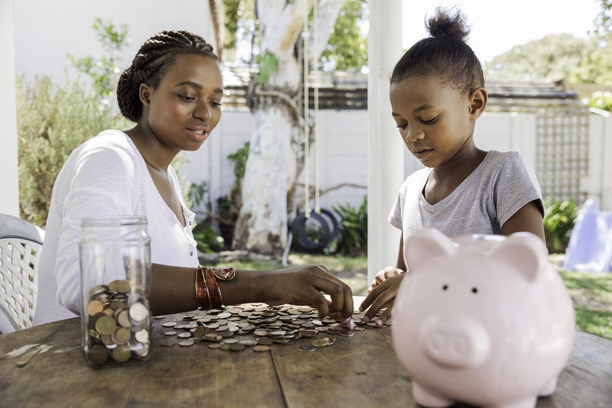 KnowWhatCounts's tweet image. Are you going on a family vacation this summer? See how you can use this opportunity to teach your kids about money. #KnowWhatCounts ow.ly/M0jQ50ubY0o