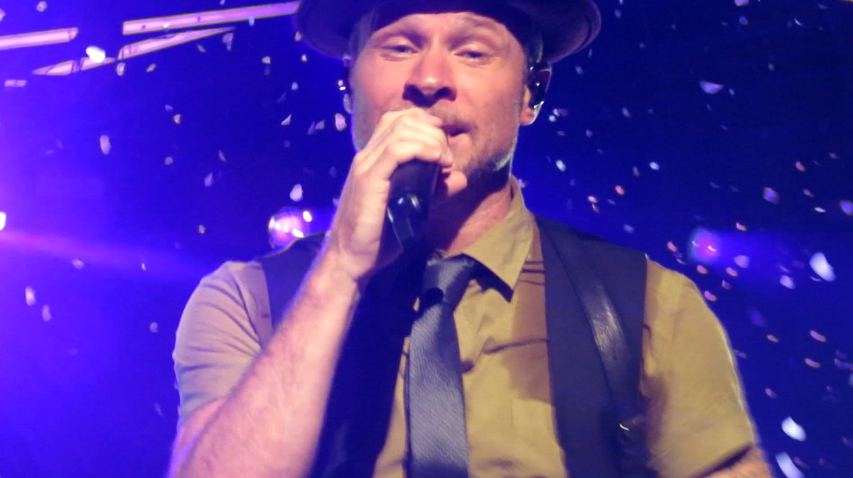 JohnNewmanWFans's tweet photo. ๐๐๐คฉ#dna #dnaworldtour #dnamad #dnamadrid #ktbspa #bsbarmy #backstreetboys https://t.co/DOwfmrOilm