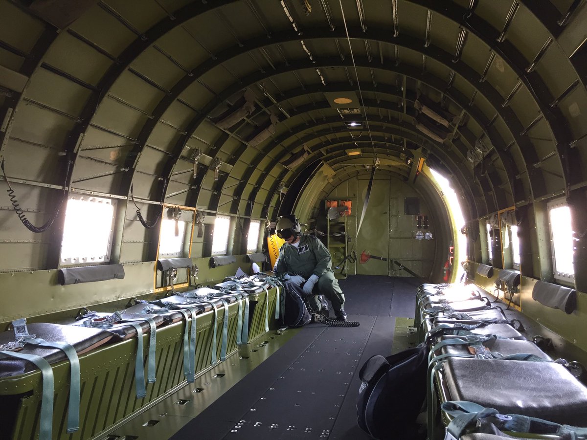 Wellie_C47's tweet photo. This is such an amazing office. @RAFBBMF @B8tor @bt_ward @JayWarden #NoOrdinaryJob #Airloadmaster https://t.co/uOFpNYzBD4