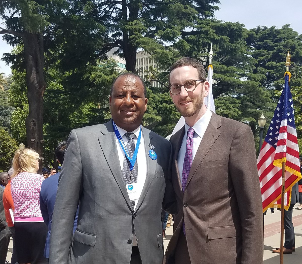 Proud to stand on behalf of @LambdaLegal with CA Senator @Scott_Wiener and his bills during #LGBTQAdvocacyDay promoting equality for our youth with SB145 and dignity for trans community with SB132. @eqca