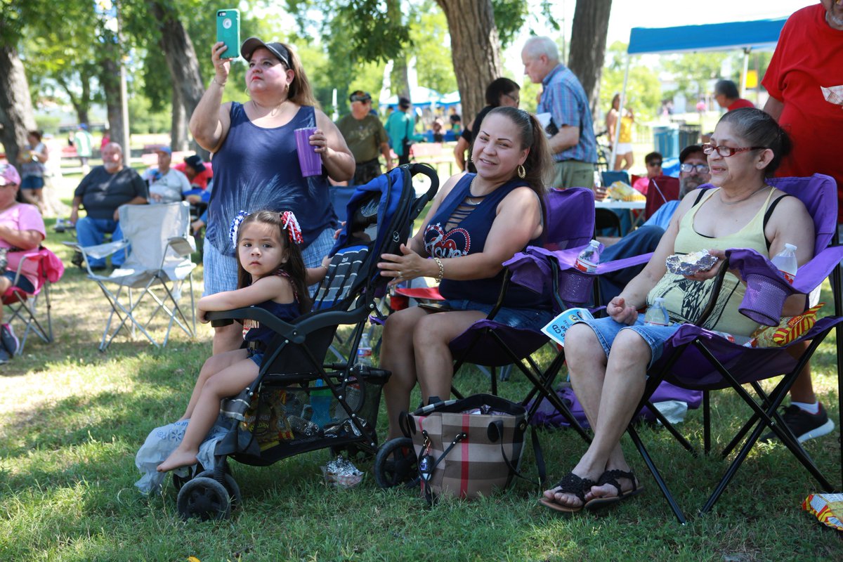 LoneSDistrict's tweet photo. Lone Star Neighborhood Association Presents 
Saturday MAY 25TH, 2019
- PUSH - PULL - PEDAL- DANCE - DRIVE - 
Parade starts at 10AM
down Lone Star Blvd starting at S. Flores
Followed by picnic at Roosevelt Park https://t.co/8VOTgj2Ge6