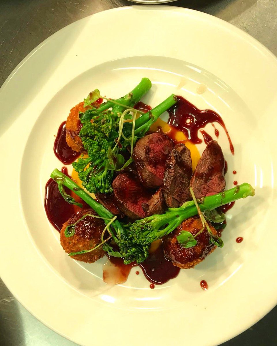 bottlehouseinn's tweet image. Local produce, Kieron’s Game. Haunch of venison, with smoked bacon bon bons, butternut pureé and Cumberland jus. #thebottlehouseinn #localgame #venison #kieronsgame #pubgrub