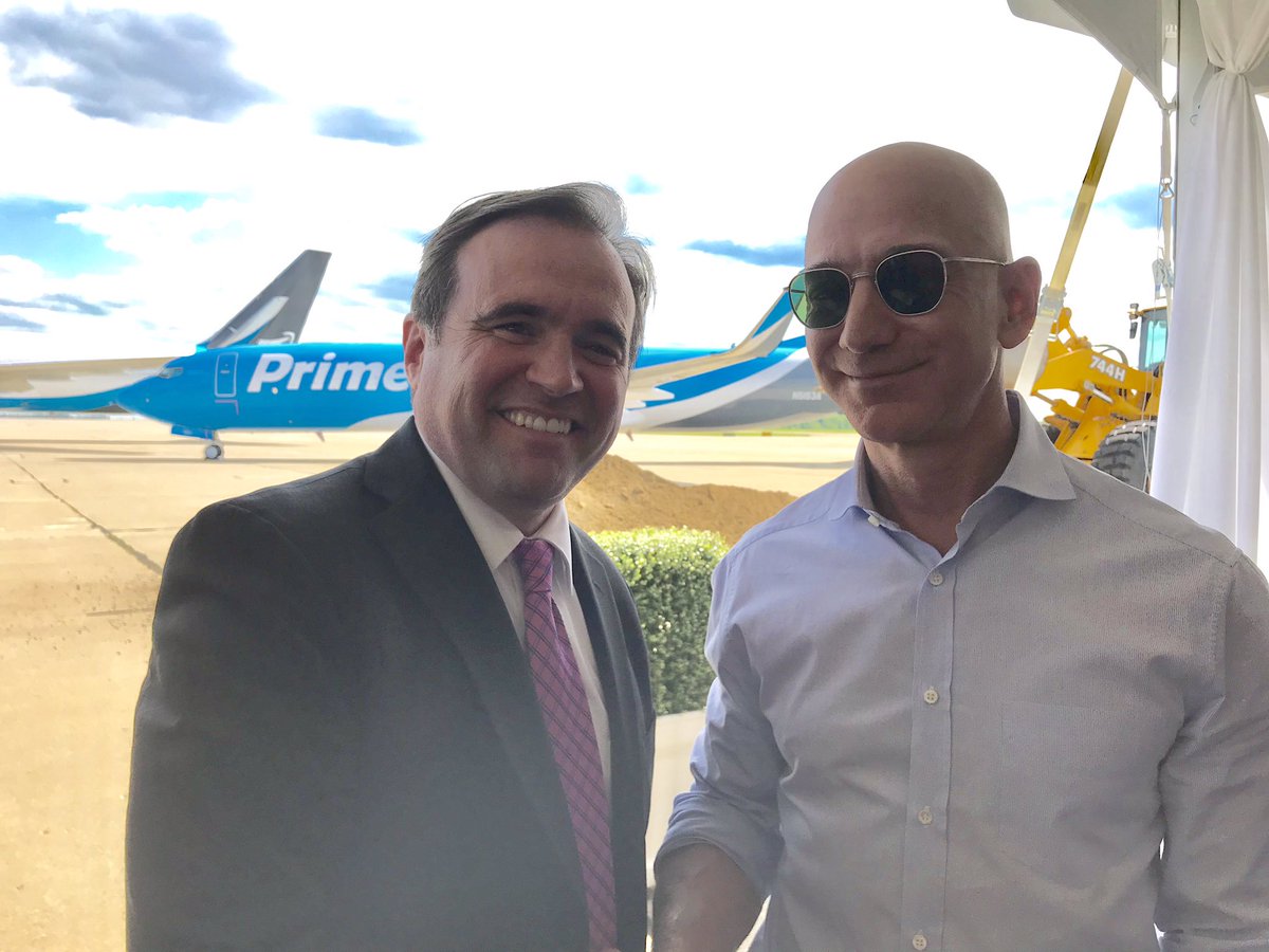 JohnCranley's tweet photo. Thrilled to welcome @JeffBezos today. The impact of @amazon on our region has been incredible. I told Bezos that Cincinnati will not say no to Amazon jobs! https://t.co/nSFt5sI6dJ