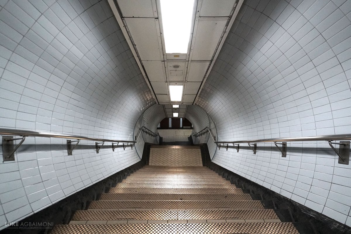 LONDON UNDERGROUND SYMMETRY PHOTO / 33HIGHBURY & ISLINGTONA simple and clean tunnel shot  http://instagram.com/tubemapper    http://shop.tubemapper.com/Highbury-Islington-Station/ Photography thread of my symmetrical encounters on the London UndergroundTHREAD