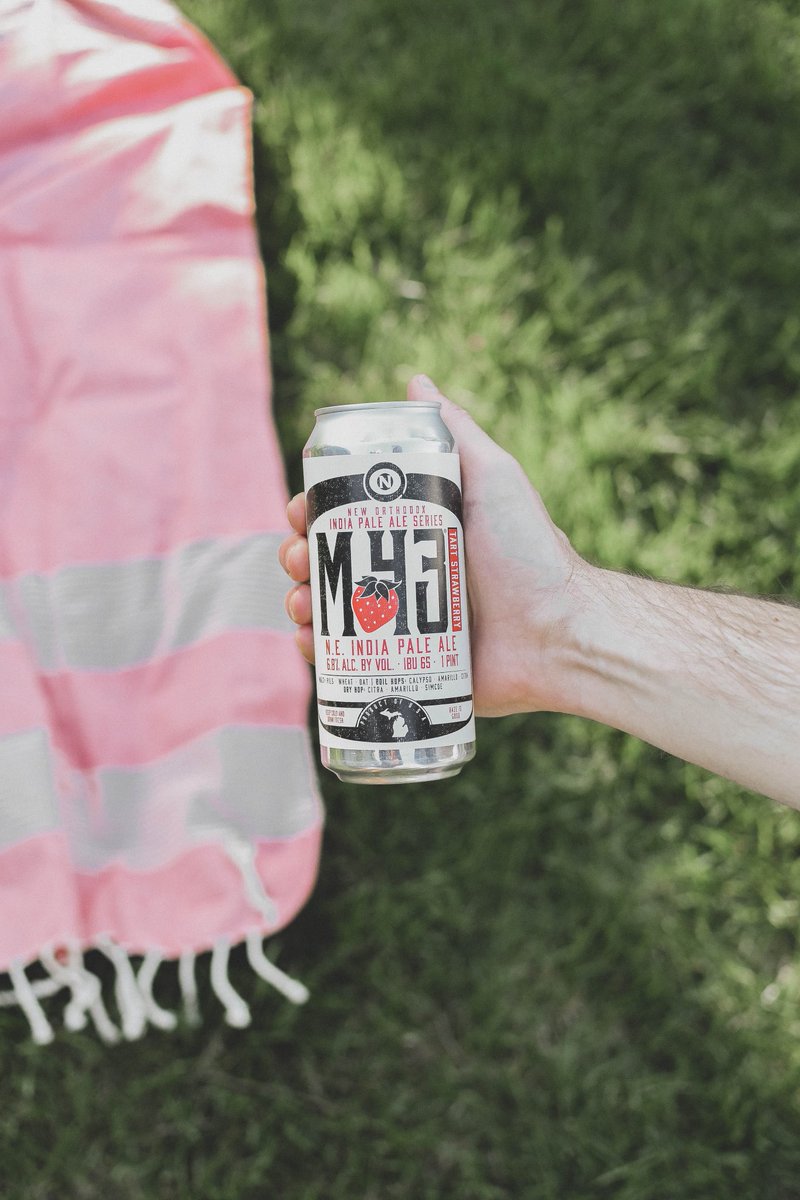 brewsperience's tweet photo. Now this is how you picnic!

@OldNationBrew knocked it out of the park with Tart Strawberry M43. Just in time for summer, this twist on a favorite is hazy, tart &amp; crushable! 🍓🤤

#beer #craftbeer #brewsperience #oldnationbrewingco #hazeisgood #M43 https://t.co/Krfrlg9GMj