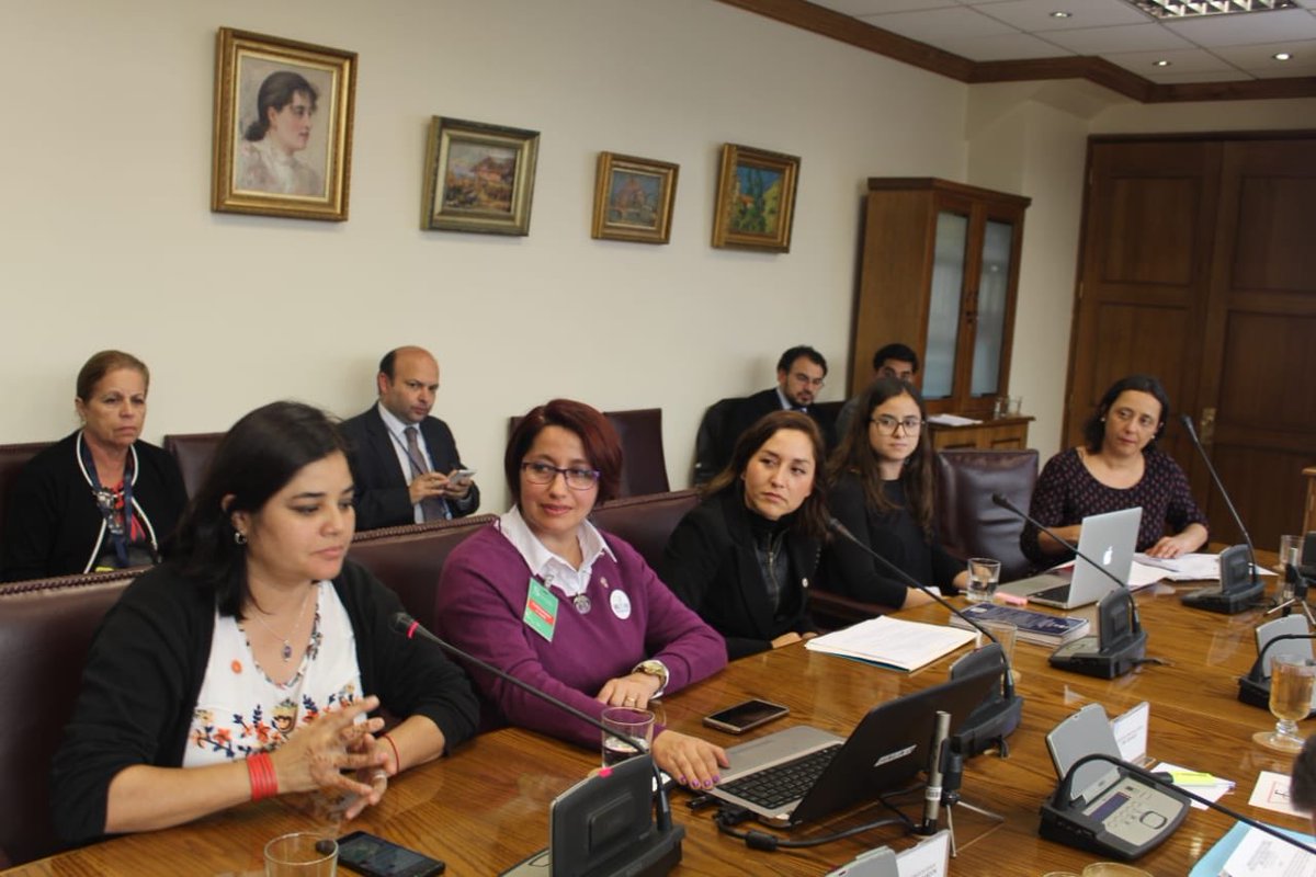 #DerechosDeFiliación que sesión especial de niños, niñas y adolescentes del <a href="/Senado_Chile/">Senado Chile</a> participa Camila Maturana abogada de <a href="/corphumanas/">Corporación Humanas</a> junto a las compañeras de <a href="/visiblevisibles/">VisiBLES</a> <a href="/AgrupalesbicaRS/">Agrupación LésBIca Rompiendo el Silencio</a> y @claudiaamigo73