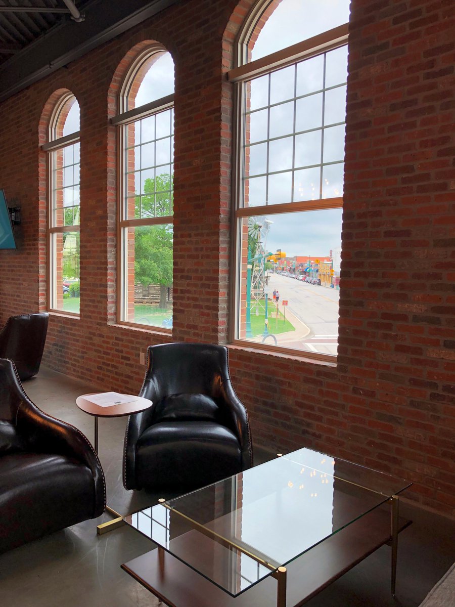 BossDfw's tweet photo. This could be your office view! Visit https://t.co/Uae2KAvx3V and request a tour today.

#grapevinetx #coworking #entrepreneur #freelance #boss #bossdfw #bossoffice #dfw #networking #hustle #mainstreetgrapevine #eventspace #officelife #sharedworkspace #virtualoffice #stayontrack https://t.co/ufdycJBOJp